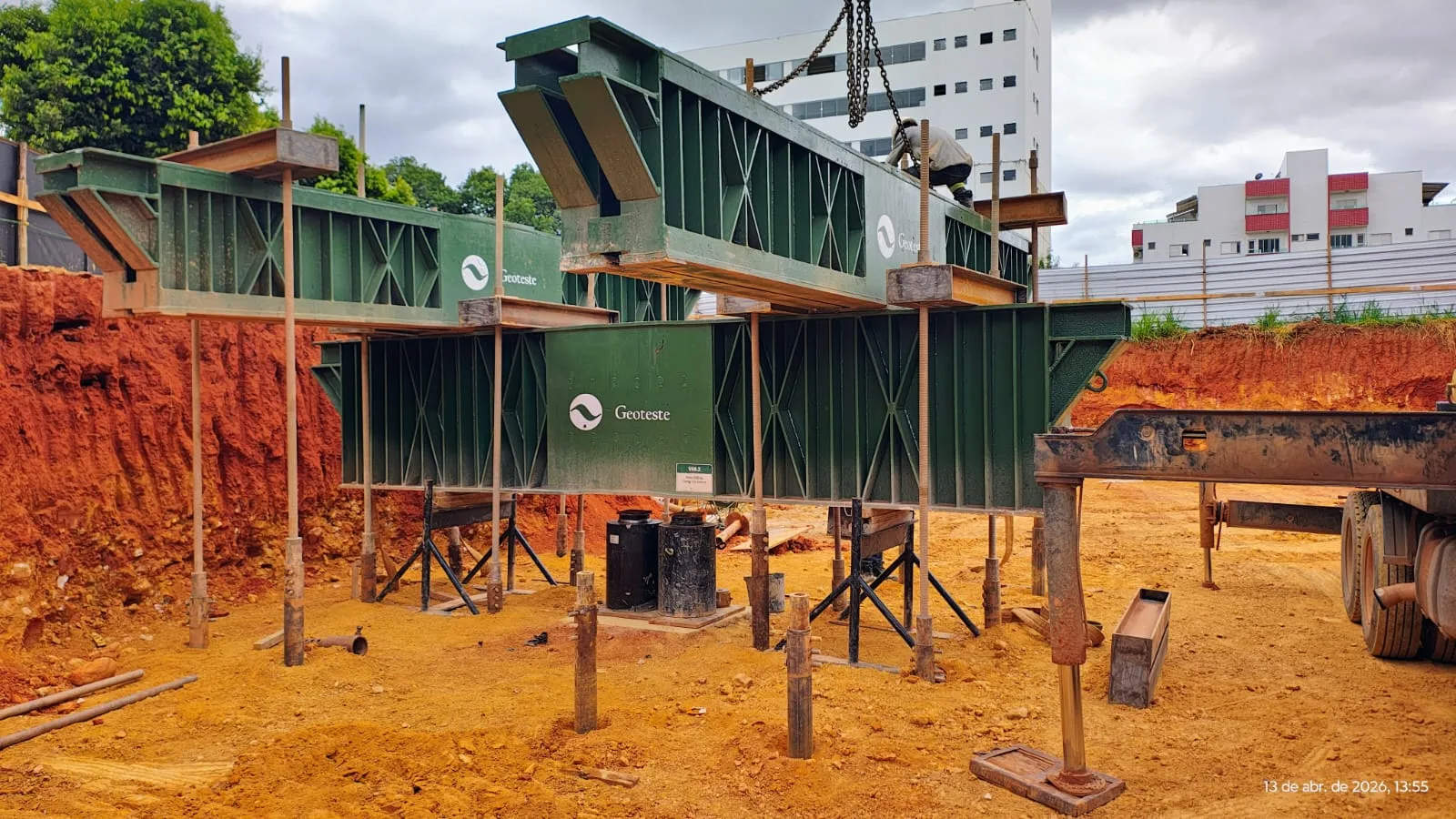 Estaca hélice contínua instrumentada: ponta e atrito